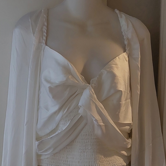 WOMEN OFF WHITE SILKY CROP TOP BLOUSE sz 2X $13 NEW GLENN HEIGHTS TX PPU OR SHIP - Picture 1 of 8